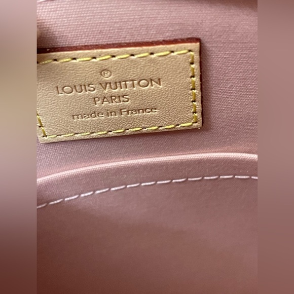 ****** SOLD ****** Louis Vuitton Vernis Rose Ballerine Alma
BB - Picture 12 of 13